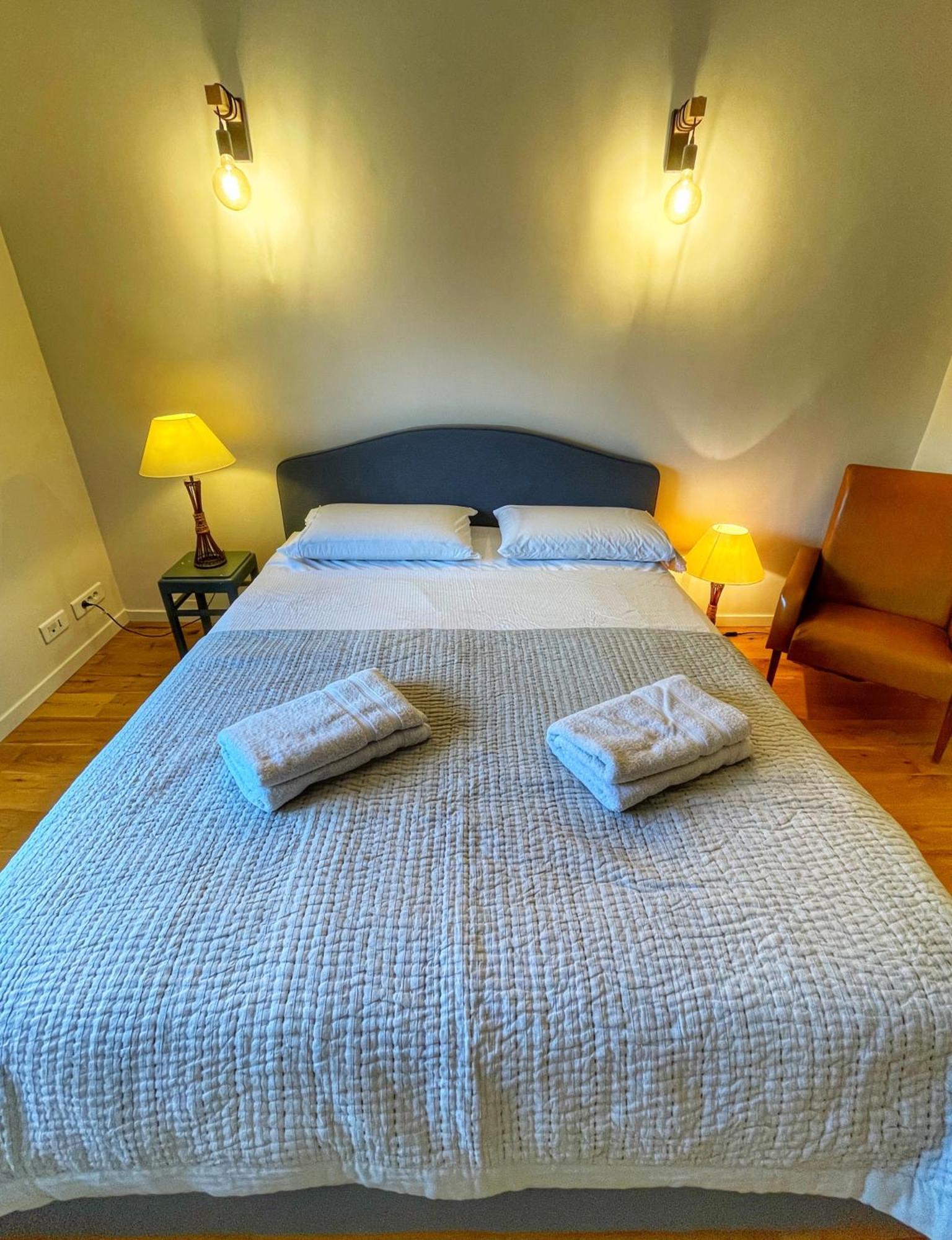 Le Petit Delphia Apartment Apt Bagian luar foto